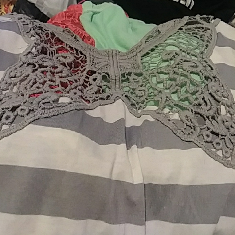 Top - Picture 2 of 3